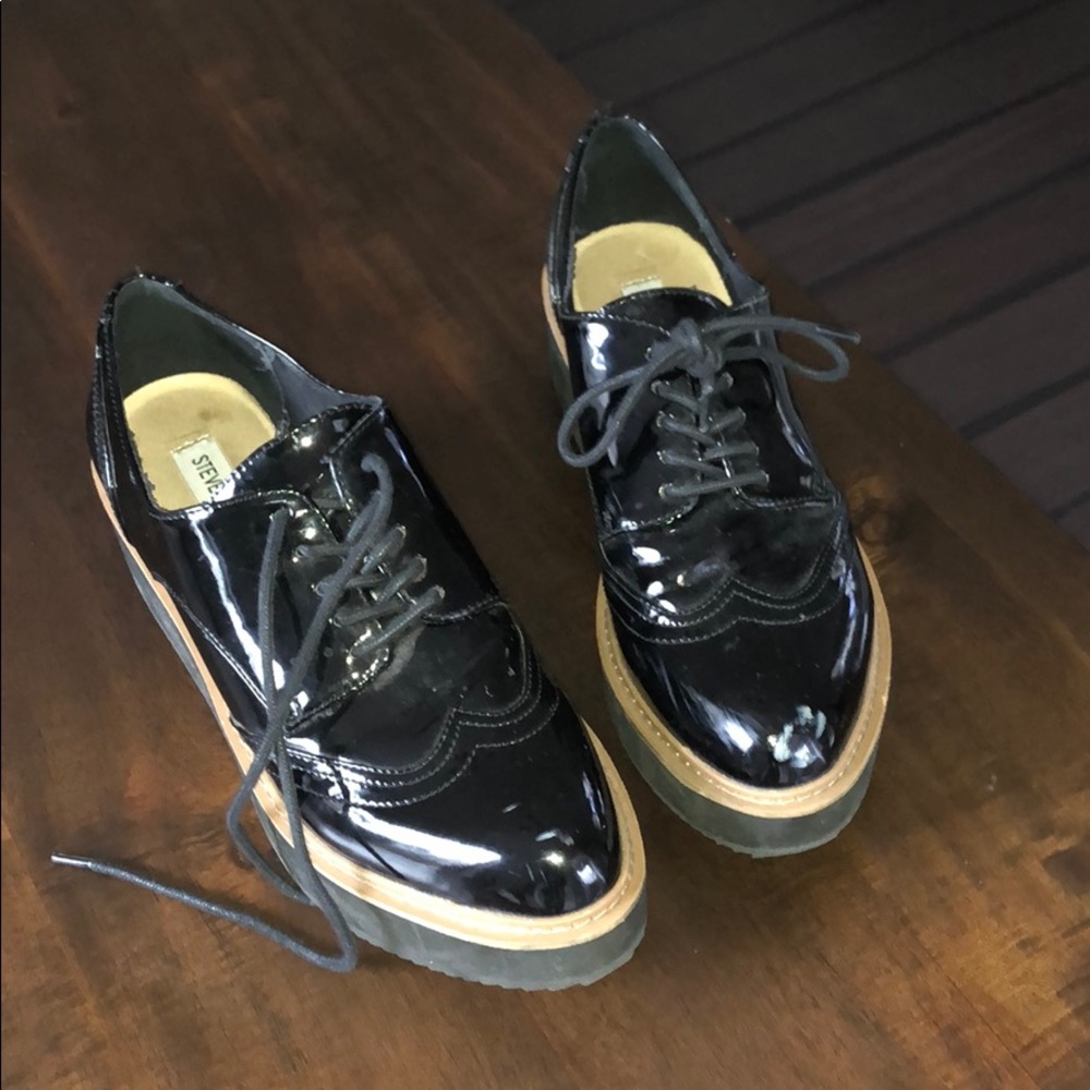 Steve Madden girl Lydia lace up patent oxford